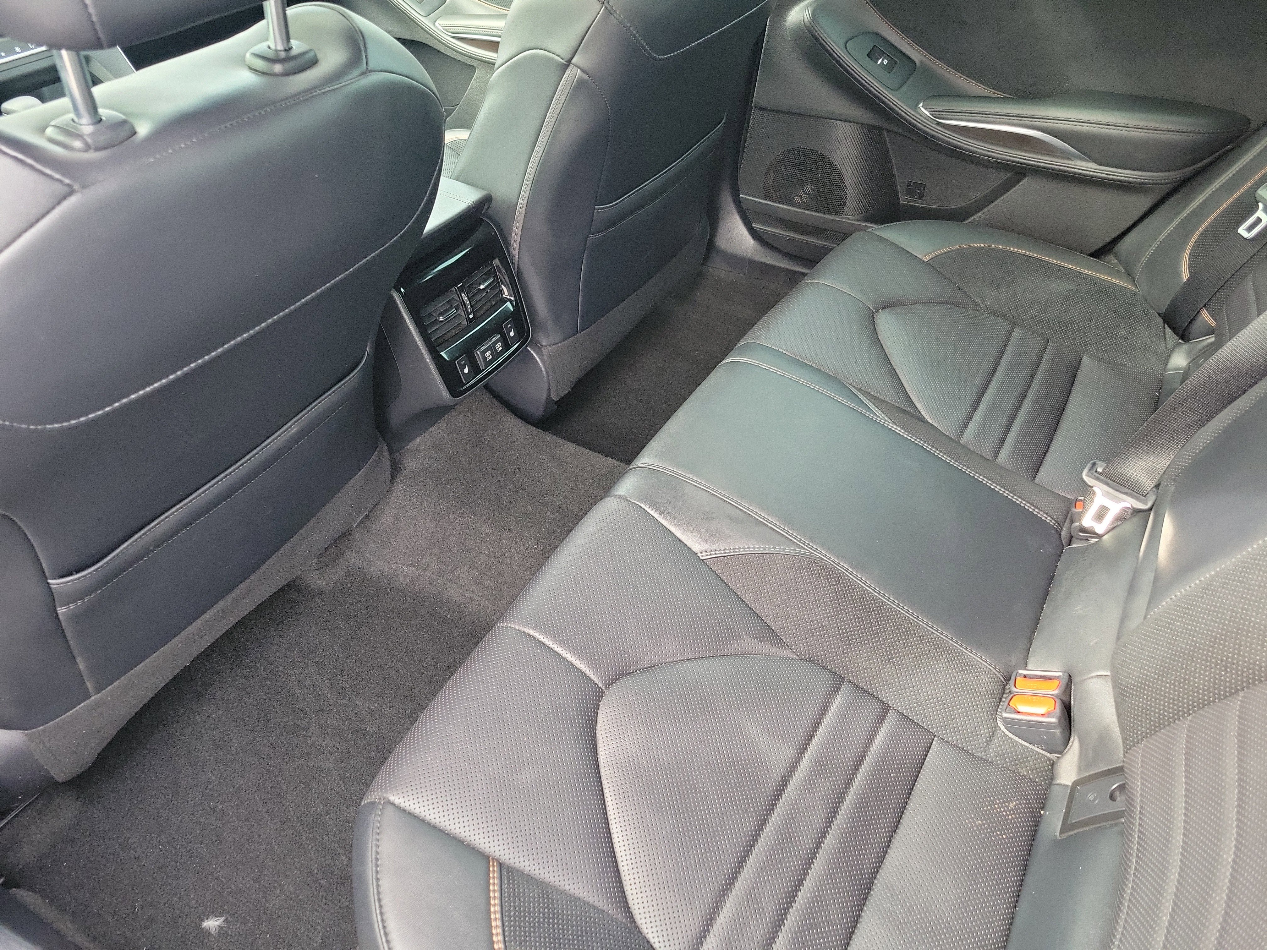 Certified 2019 Toyota Avalon Touring w/ Advanced Safety Package image 10