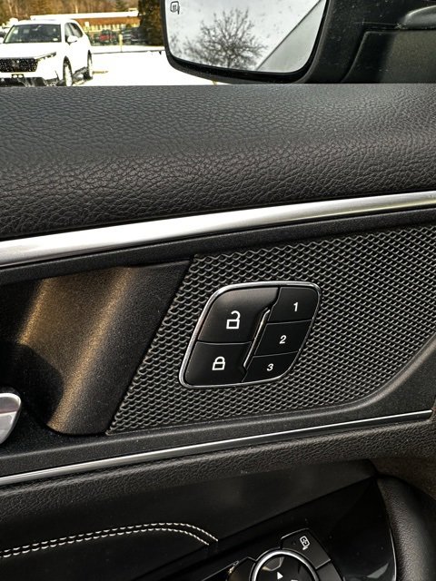 Used 2018 Ford Edge Titanium image 24