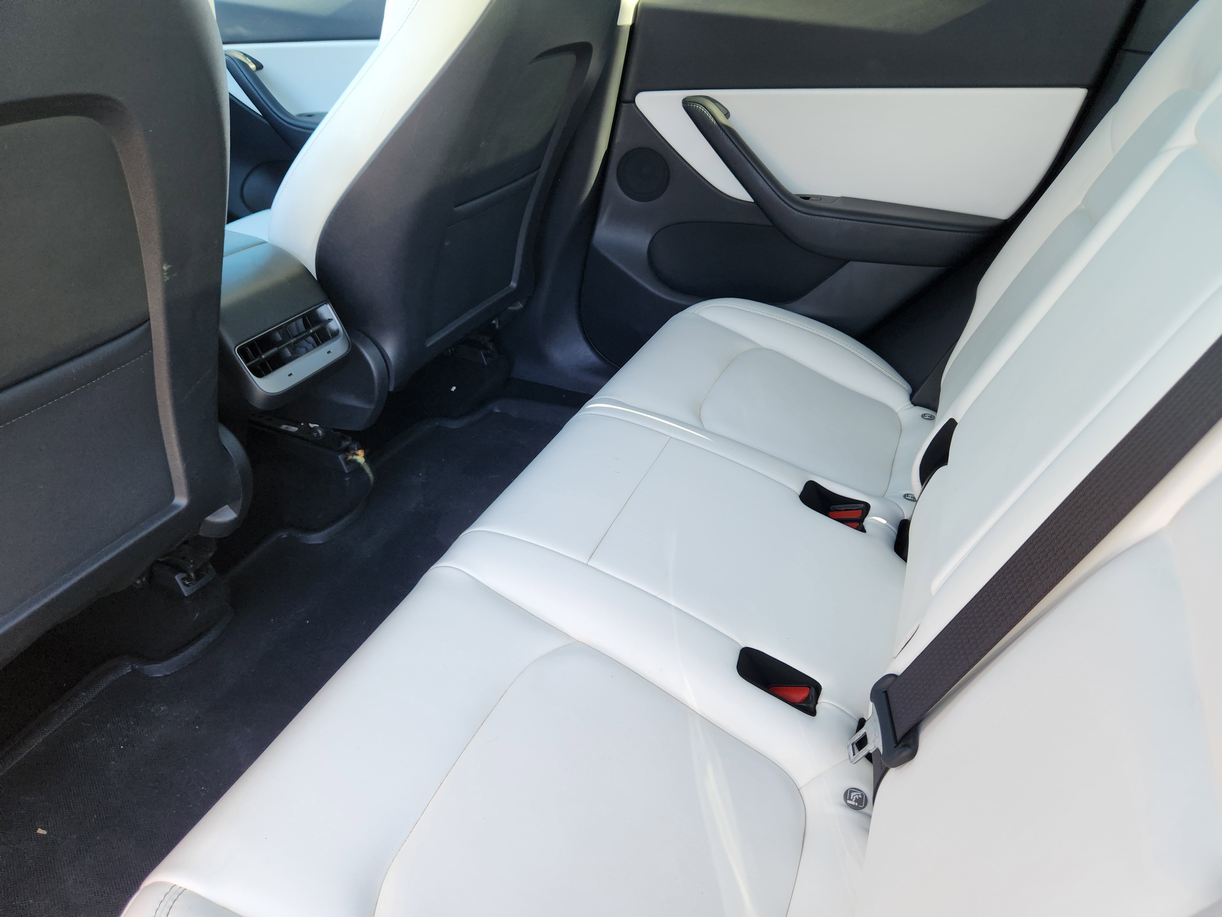 Used 2020 Tesla Model Y Long Range image 12