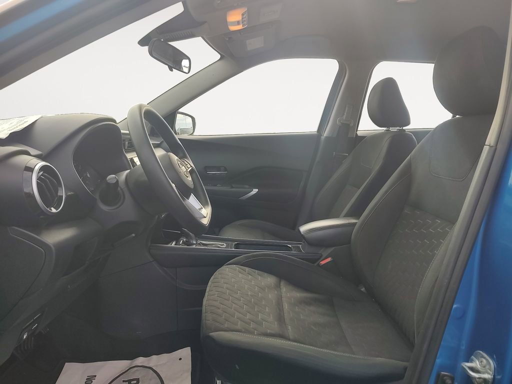 Used 2024 Nissan Kicks SV FWD image 9
