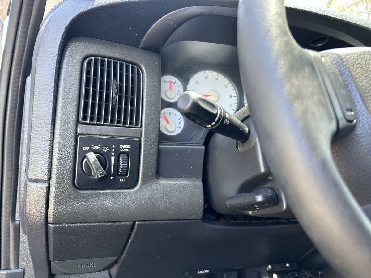 Used 2004 Dodge Ram 3500 Truck SLT w/ Sport Appearance Group image 15