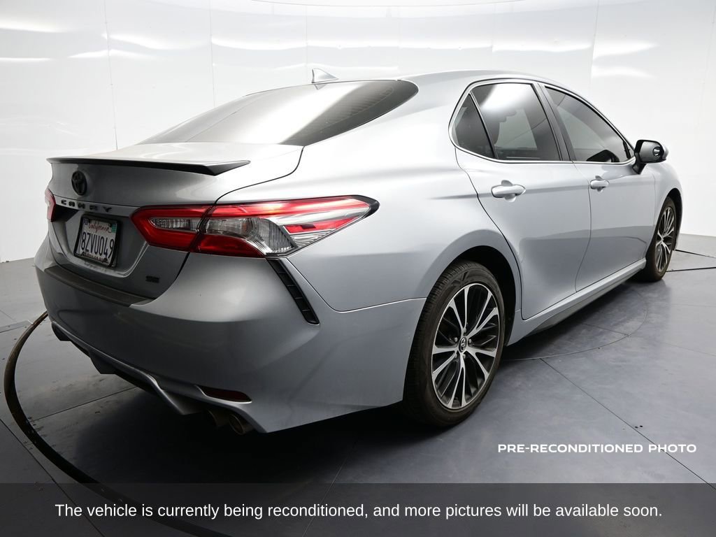 Used 2019 Toyota Camry SE w/ Carpet Mat Package image 3