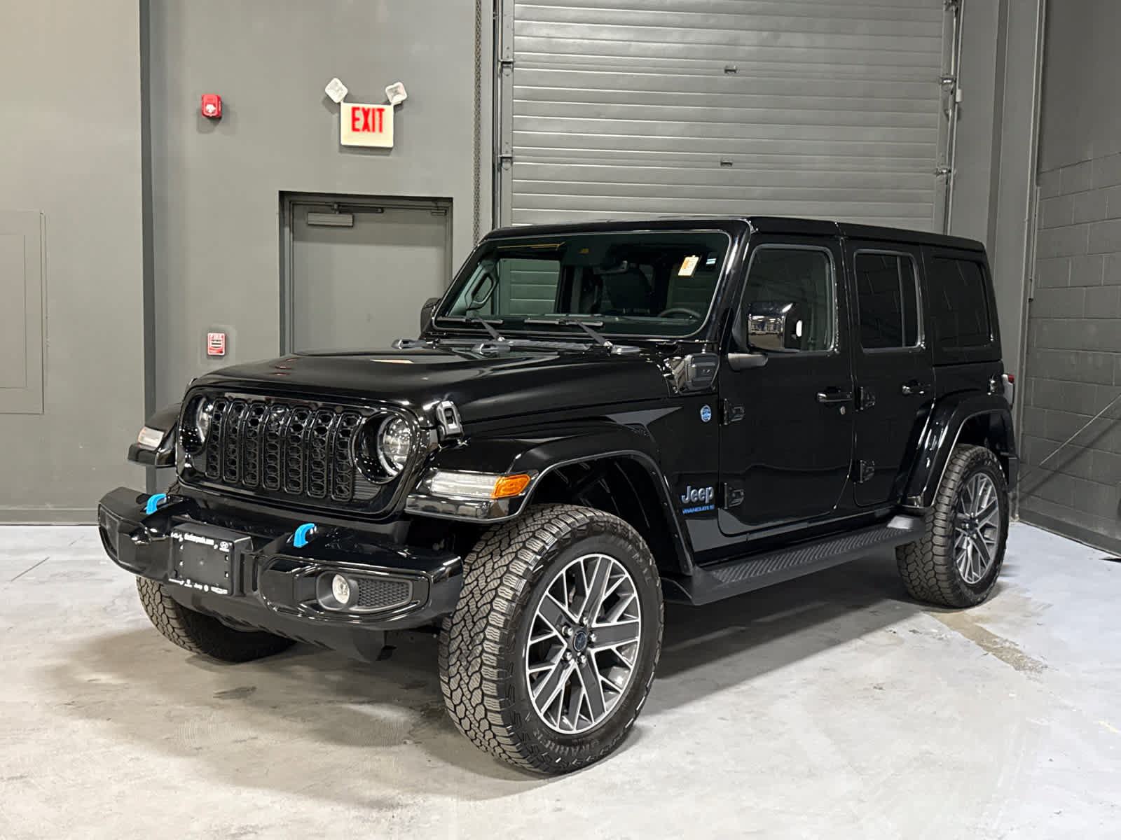 Used 2024 Jeep Wrangler High Altitude AWD/4WD image 3