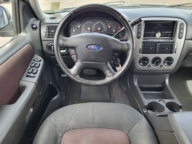 Used 2005 Ford Explorer XLT image 25