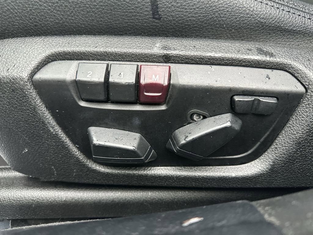 Used 2014 BMW 320i Sedan image 12