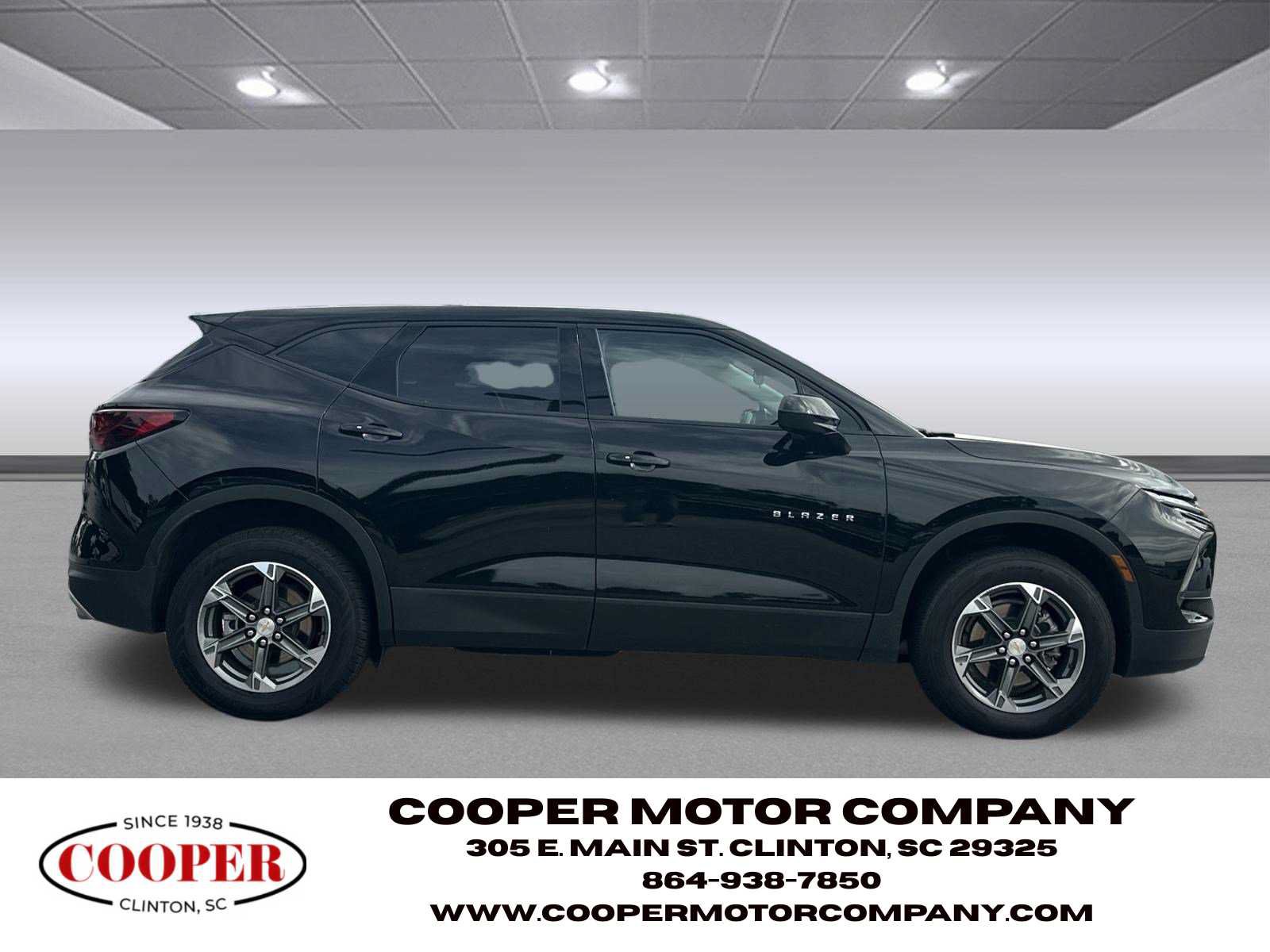Used 2025 Chevrolet Blazer LT FWD image 6