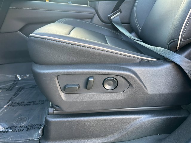 New 2025 Chevrolet Suburban Premier image 6