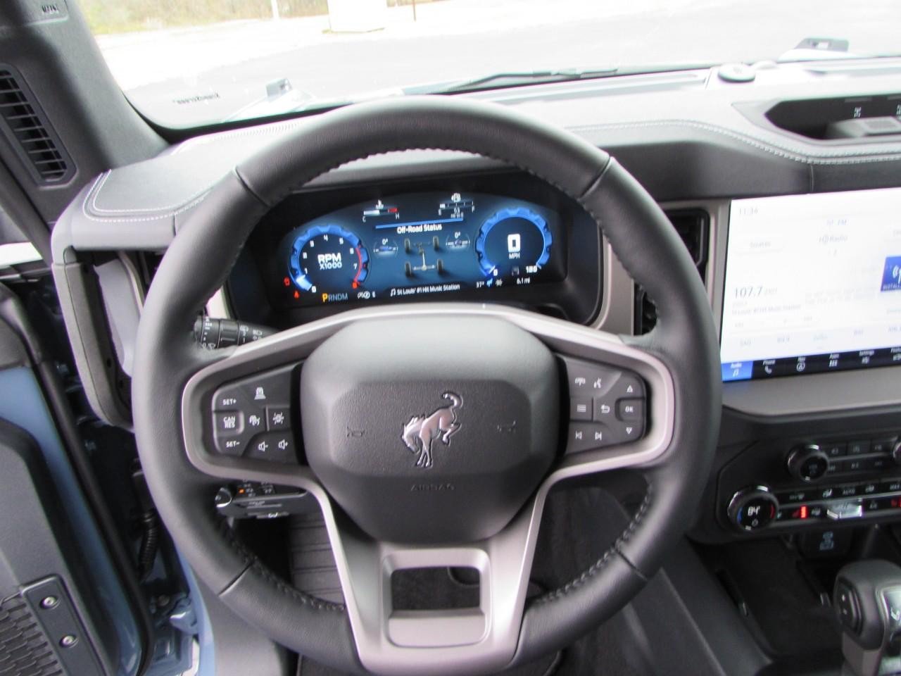 New 2025 Ford Bronco Outer Banks w/ Sasquatch Package AWD/4WD image 14