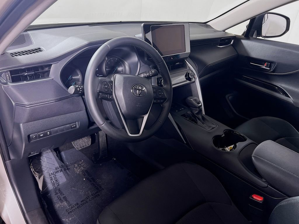 Used 2024 Toyota Venza LE AWD/4WD image 10