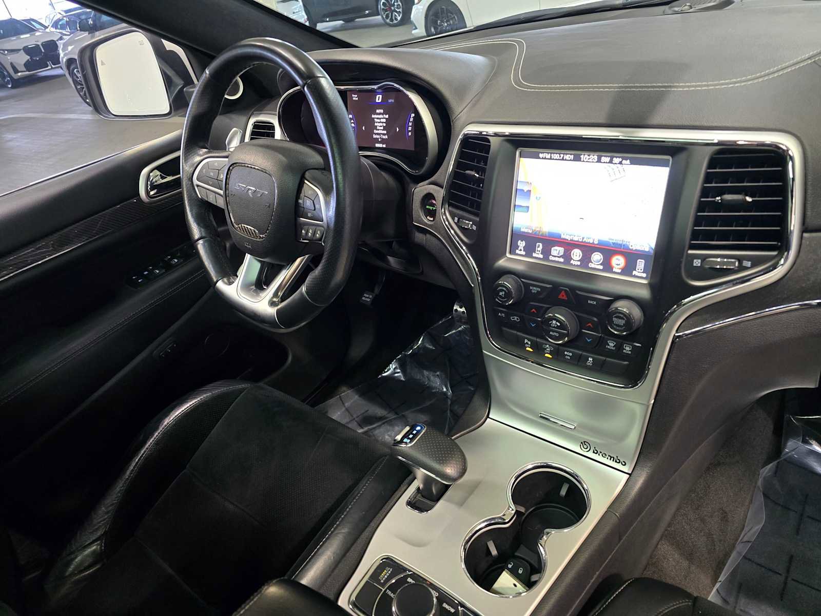 Used 2015 Jeep Grand Cherokee SRT w/ Luxury Group II image 34