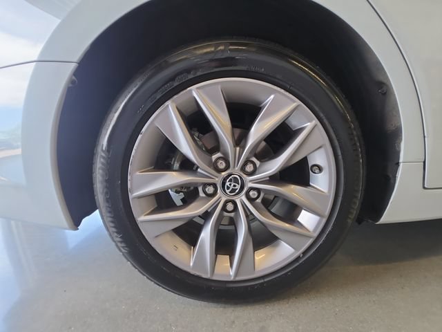 Used 2019 Toyota Avalon XLE w/ Moonroof Package FWD image 28