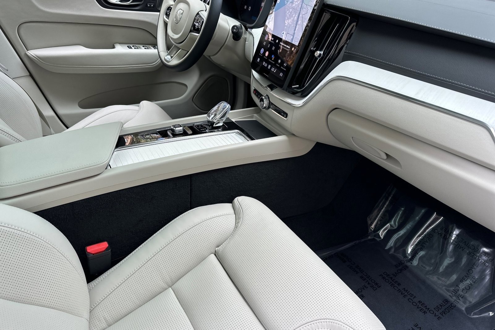 New 2026 Volvo XC60 B5 Ultra w/ Protection Package Premier image 18