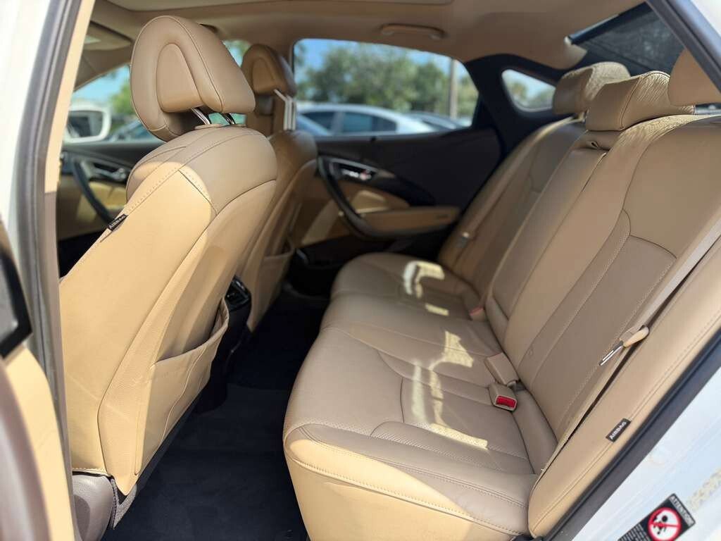 Used 2014 Hyundai Azera Limited w/ Option Group 02 FWD image 11