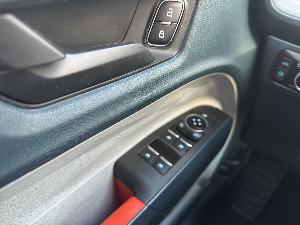 Used 2023 Ford Maverick XLT image 11