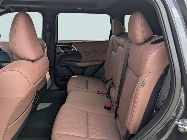 New 2025 Mitsubishi Outlander SEL image 12