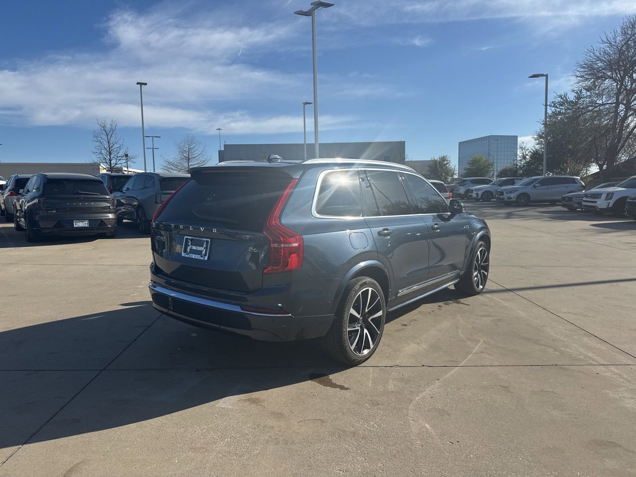 Certified 2023 Volvo XC90 B6 Plus w/ Protection Package Premier image 4