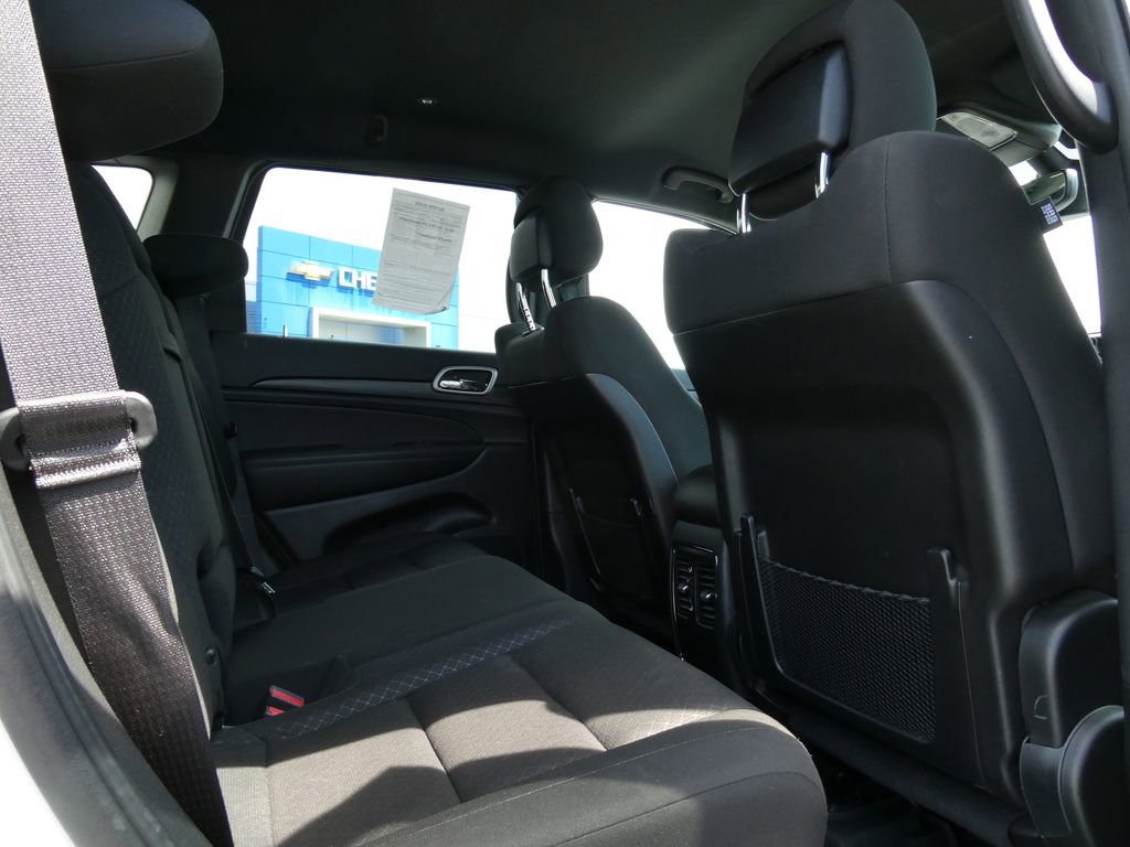 Used 2022 Jeep Grand Cherokee Laredo E AWD/4WD image 16