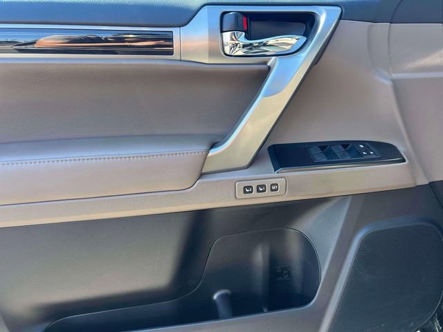Used 2023 Lexus GX 460 Premium w/ Premium Package image 18