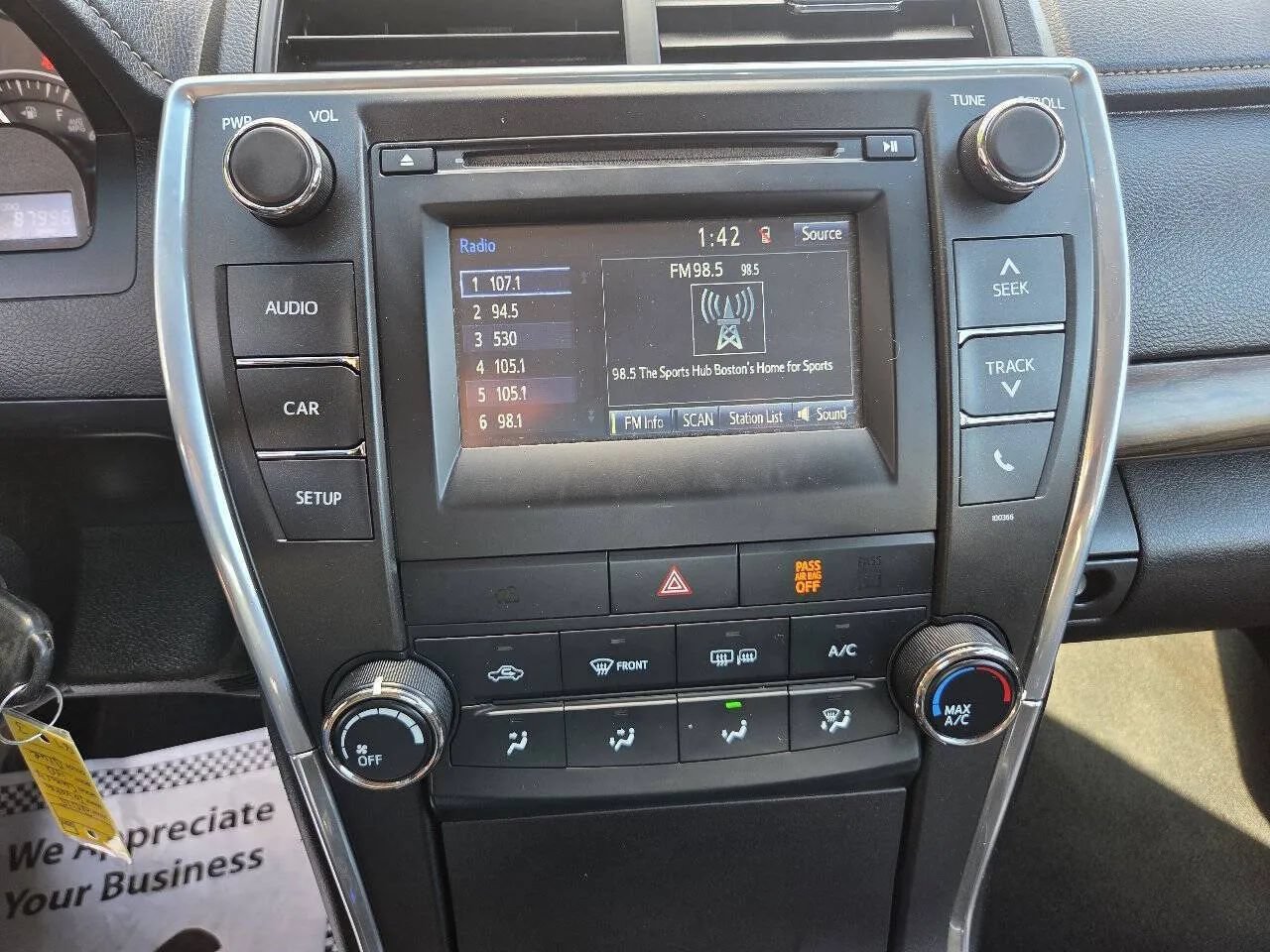 Used 2015 Toyota Camry LE FWD image 19