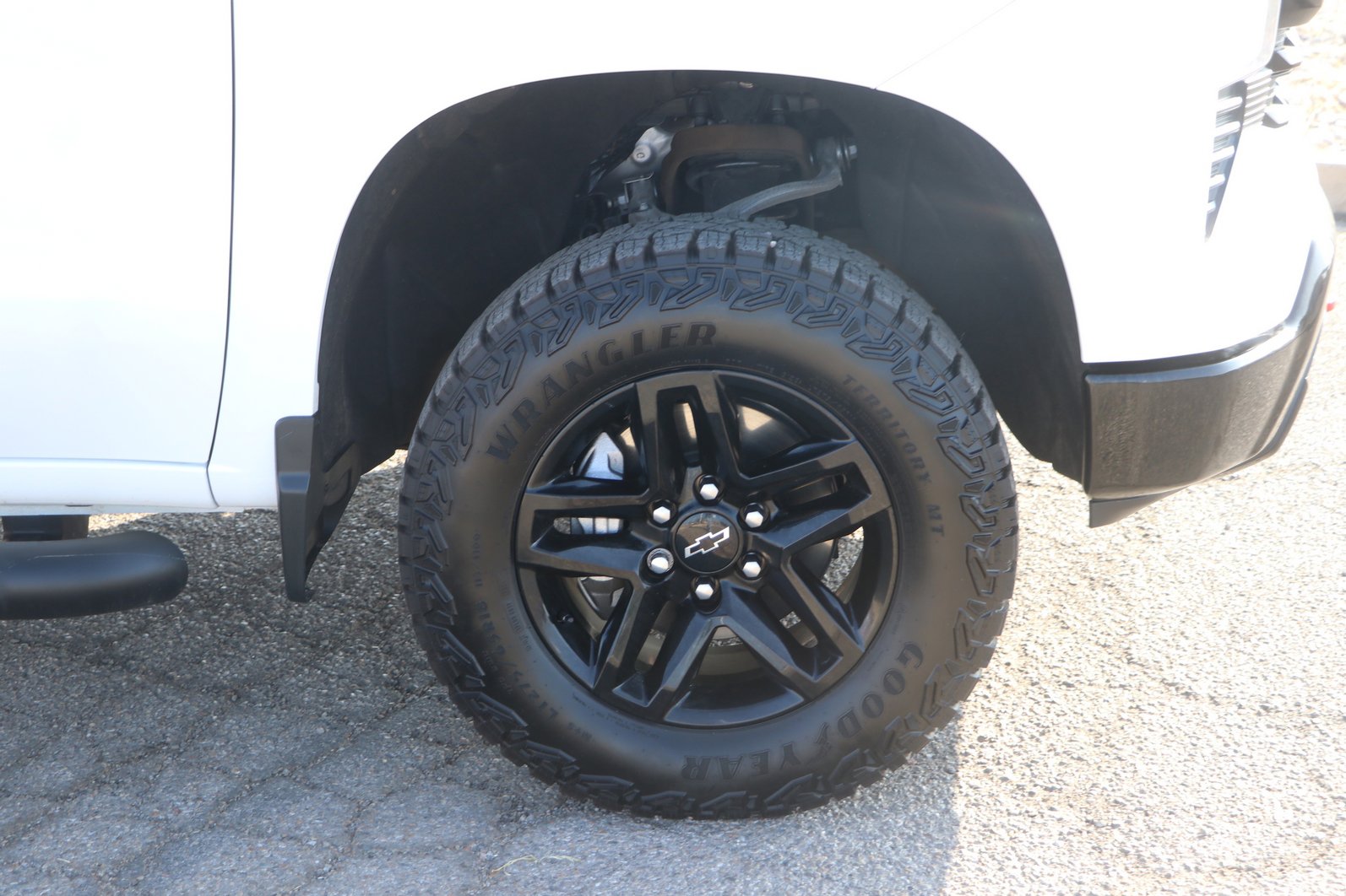 Used 2024 Chevrolet Silverado 1500 LT Trail Boss w/ Convenience Package II image 9