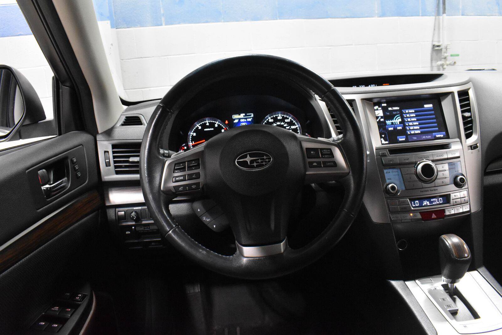 Used 2014 Subaru Outback 2.5i Limited AWD/4WD image 7