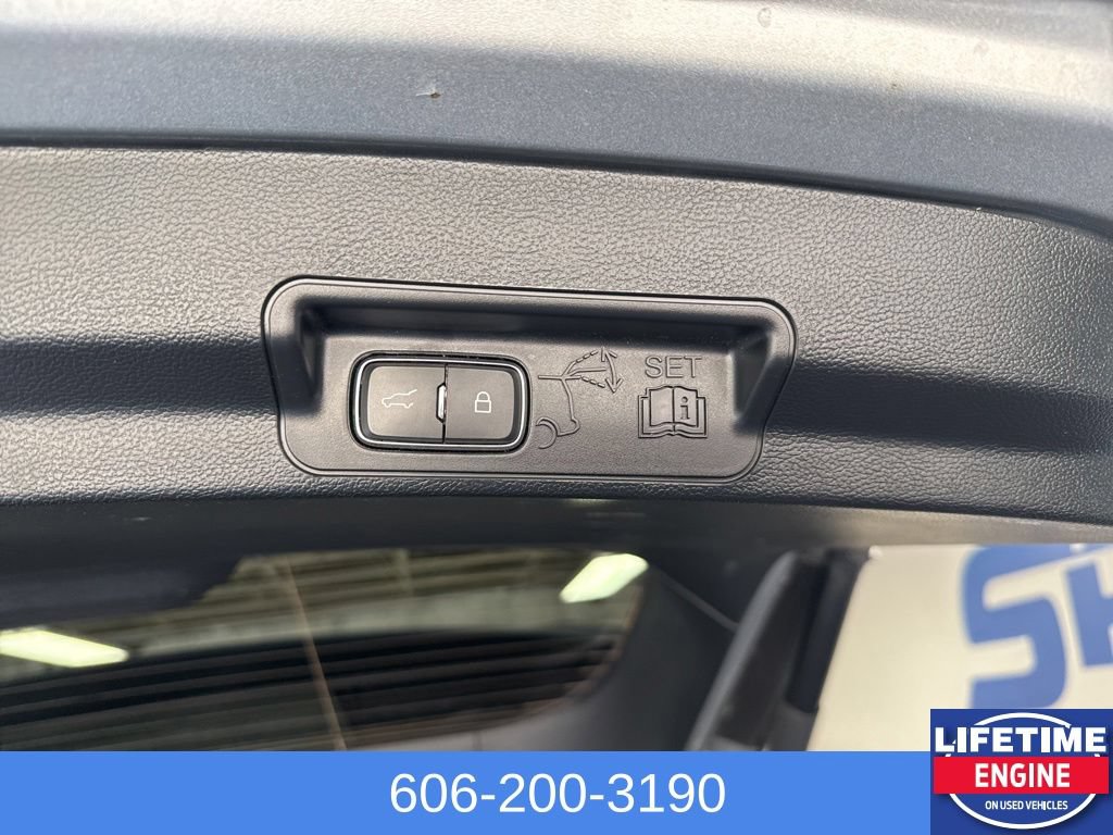Used 2023 Ford Explorer ST AWD/4WD image 15