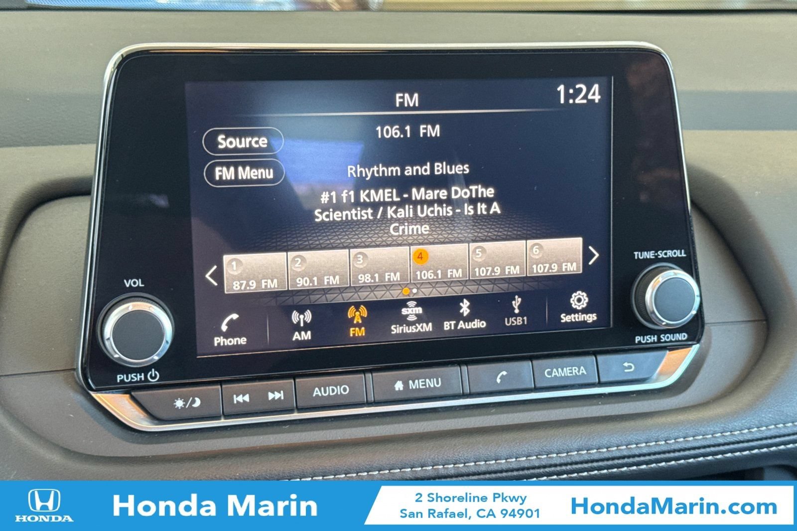 Used 2025 Nissan Rogue SV FWD image 23