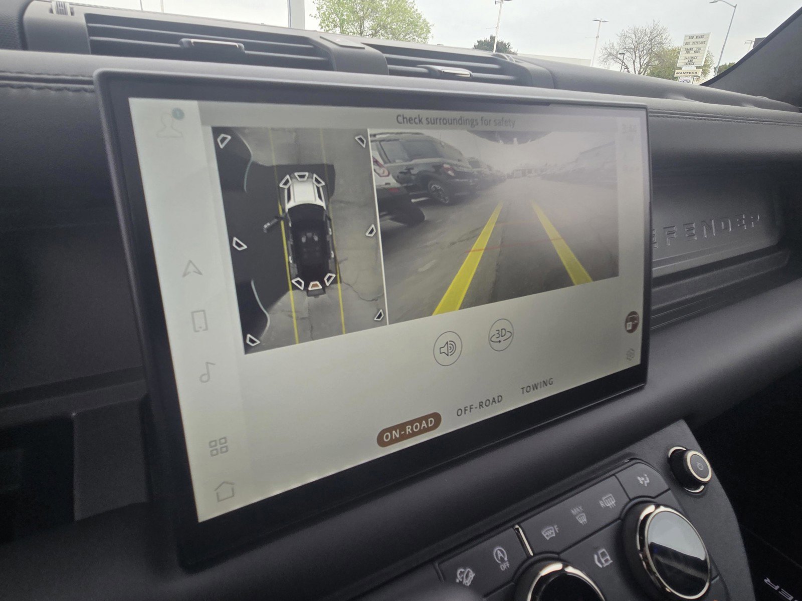 Used 2025 Land Rover Defender 110 image 19