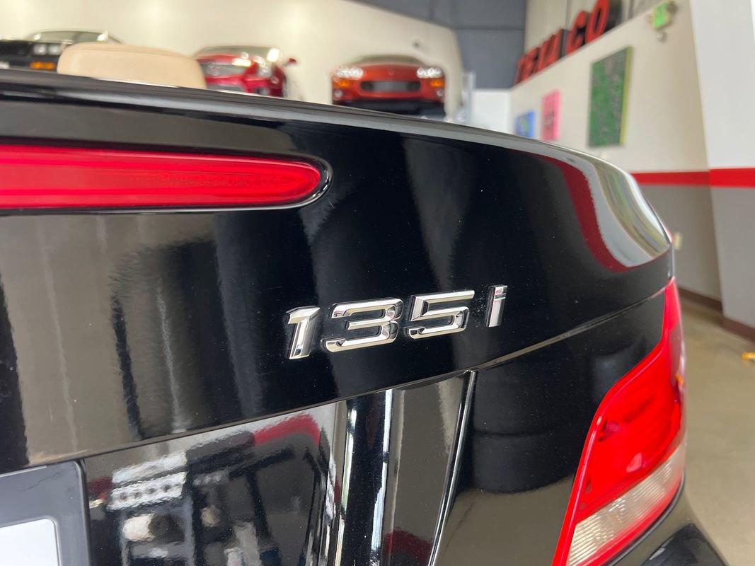 Used 2013 BMW 135i Convertible image 37