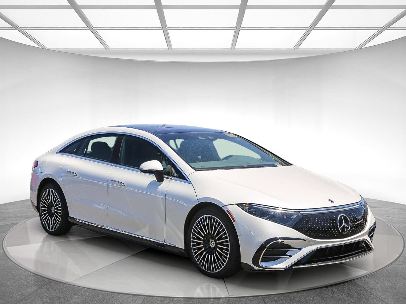 Used 2023 Mercedes-Benz EQS 580 4MATIC Sedan image 4