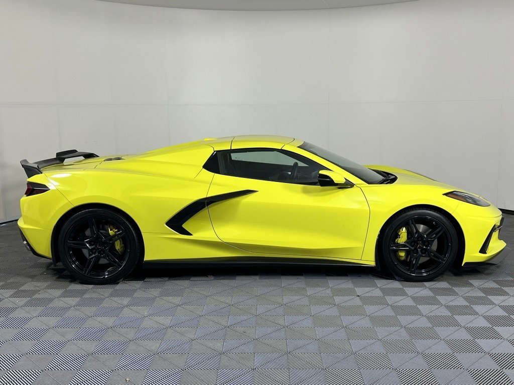 Used 2022 Chevrolet Corvette Stingray w/ Z51 Performance Package image 11