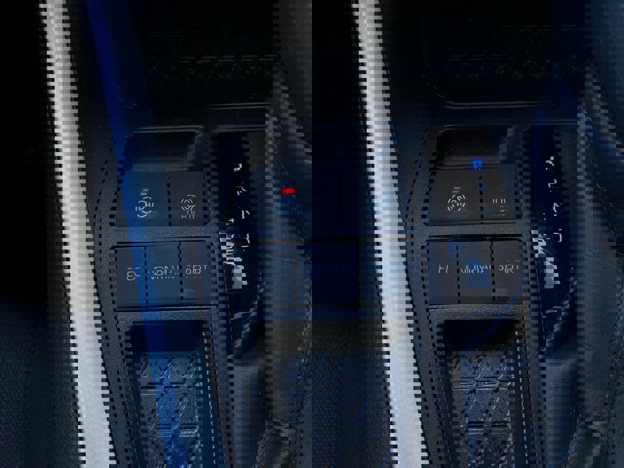 Used 2025 Toyota RAV4 XLE image 24