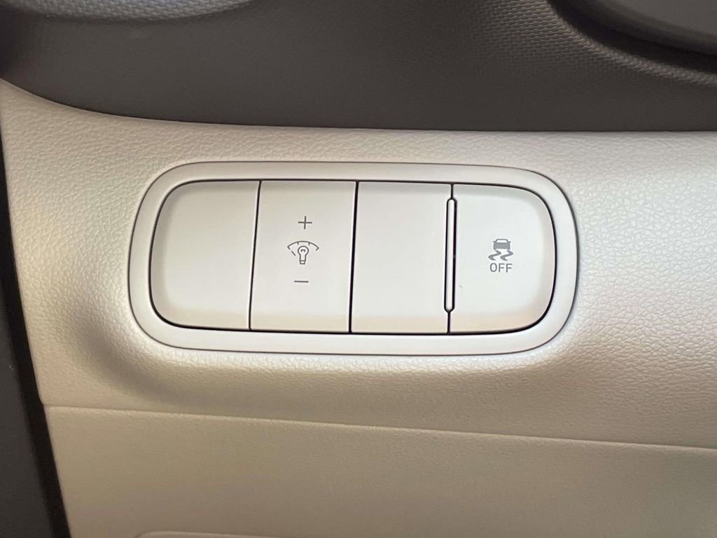 New 2026 Hyundai Venue SEL image 18