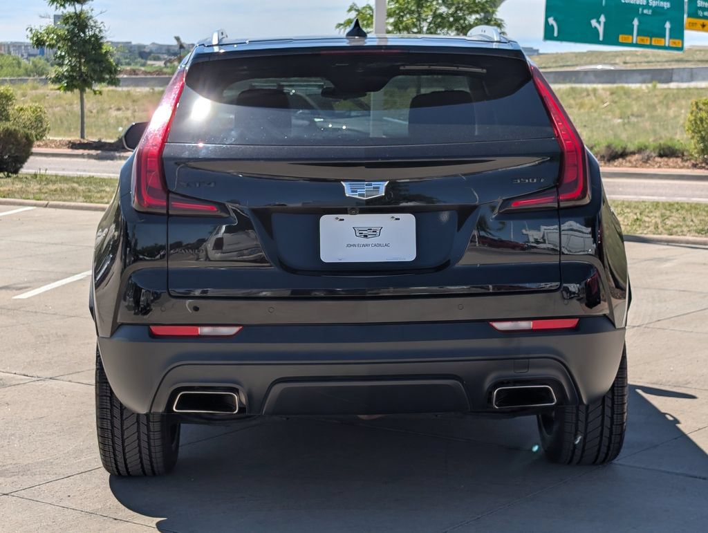 Used 2023 Cadillac XT4 Luxury w/ LPO, Onyx Lite Package AWD/4WD image 4