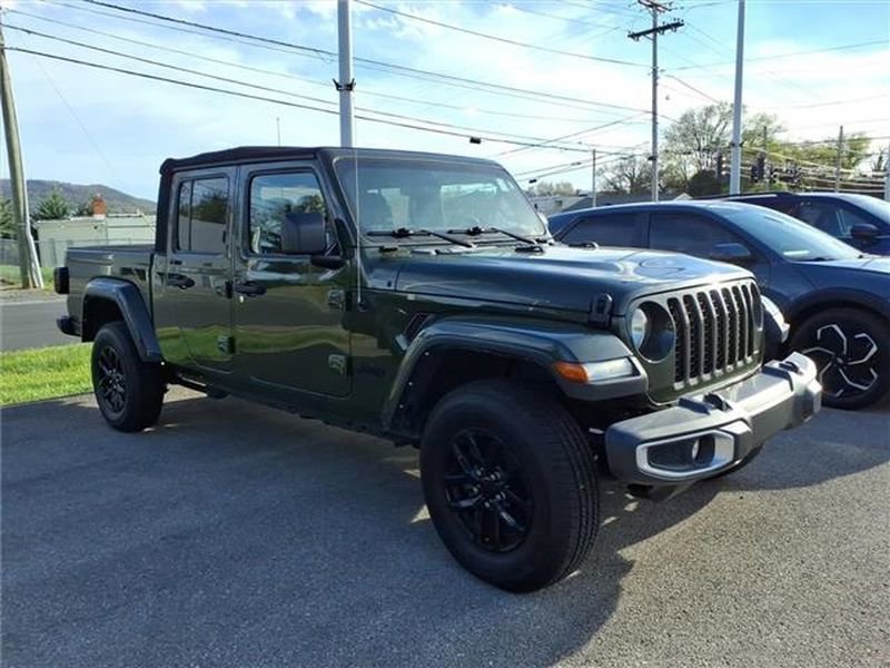 Used 2022 Jeep Gladiator Sport image 1