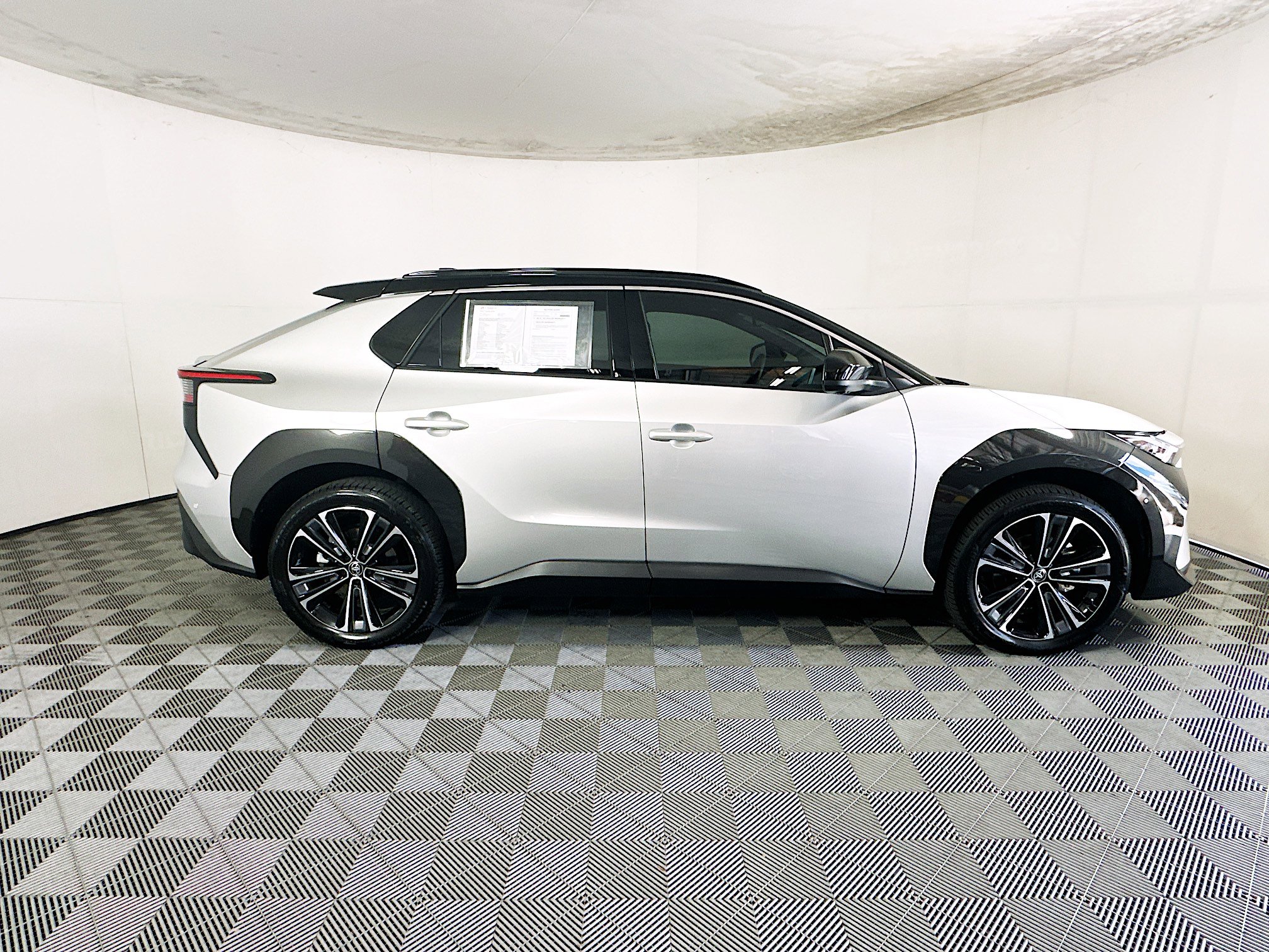 Used 2024 Toyota bZ4X Limited image 2