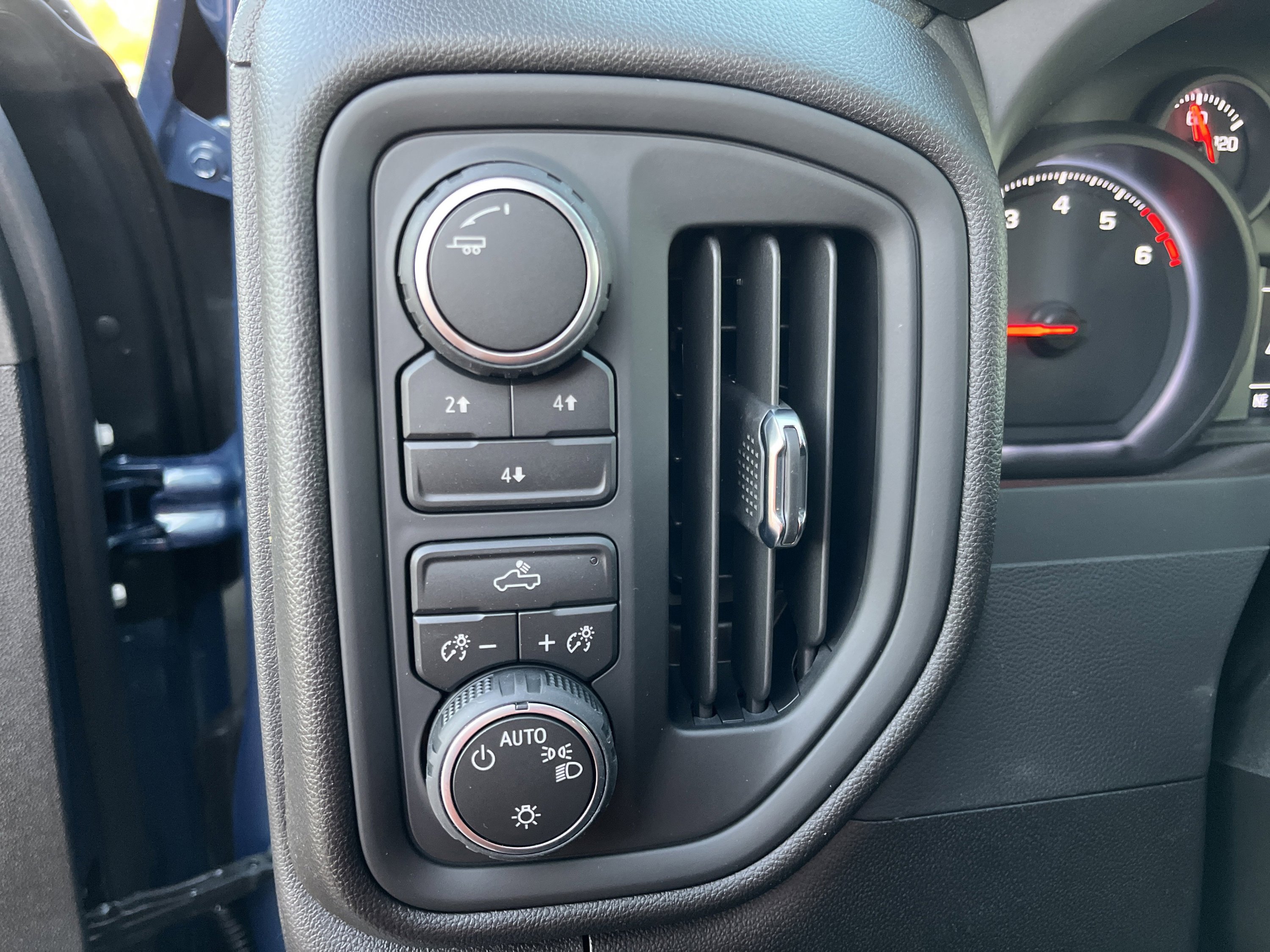 New 2026 Chevrolet Silverado 2500 Custom w/ Custom Convenience Package image 16