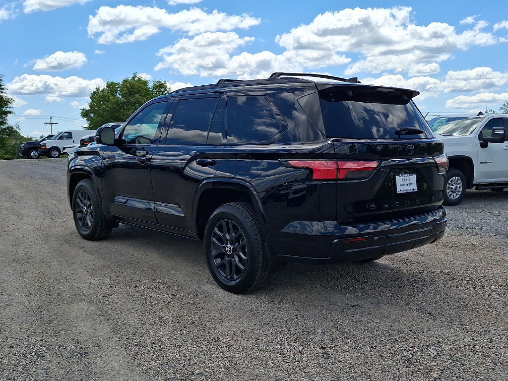 Used 2024 Toyota Sequoia Platinum AWD/4WD image 7
