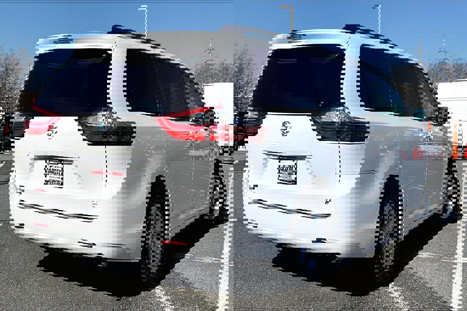 Used 2015 Toyota Sienna LE image 12