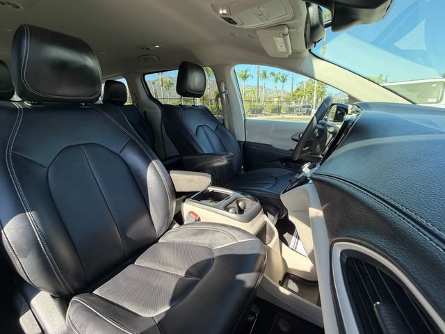 Used 2024 Chrysler Pacifica Limited FWD image 31