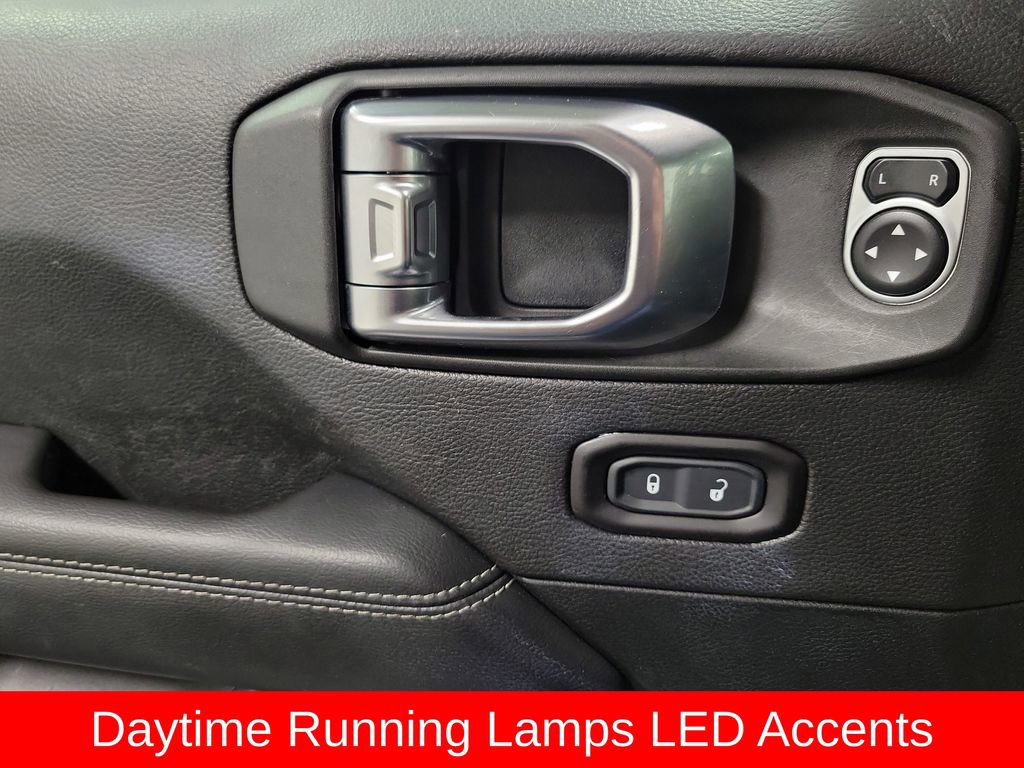 Used 2020 Jeep Wrangler Unlimited Sahara image 21