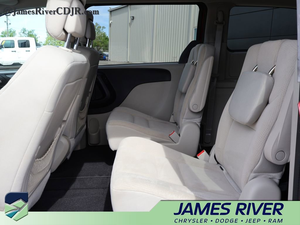 Used 2018 Dodge Grand Caravan SE FWD image 16