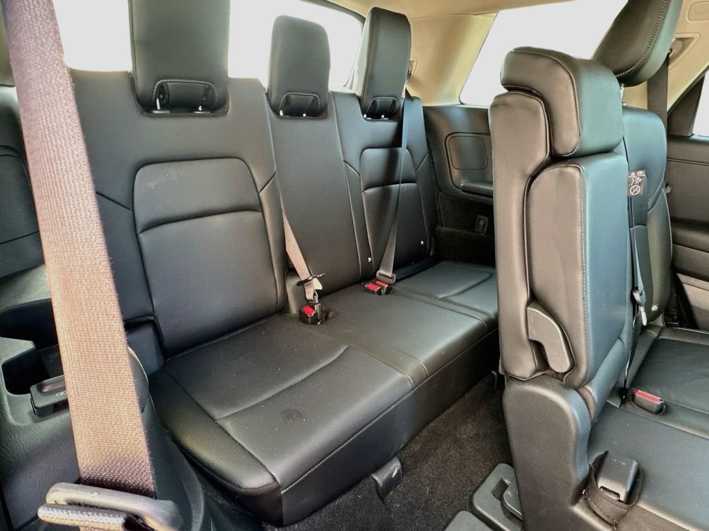 Used 2025 Nissan Pathfinder SL AWD/4WD image 29