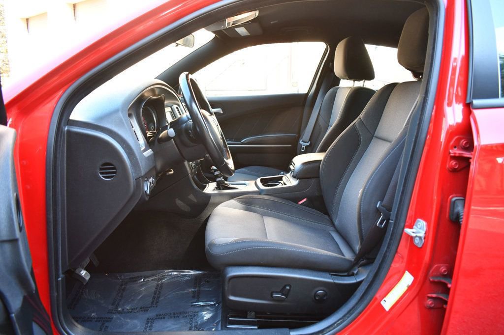 Used 2022 Dodge Charger SXT image 32