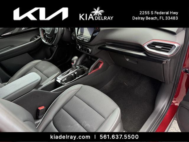 Used 2023 Chevrolet TrailBlazer RS w/ Sun and Liftgate Package FWD image 11