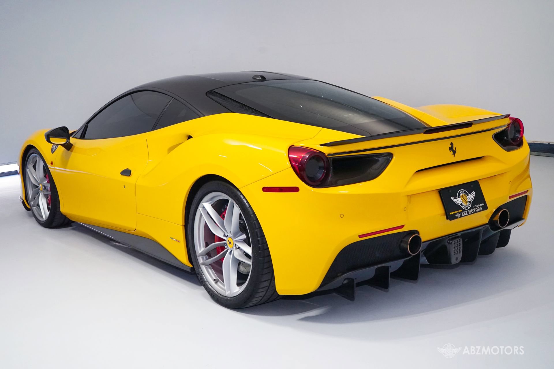 Used 2018 Ferrari 488 GTB image 7
