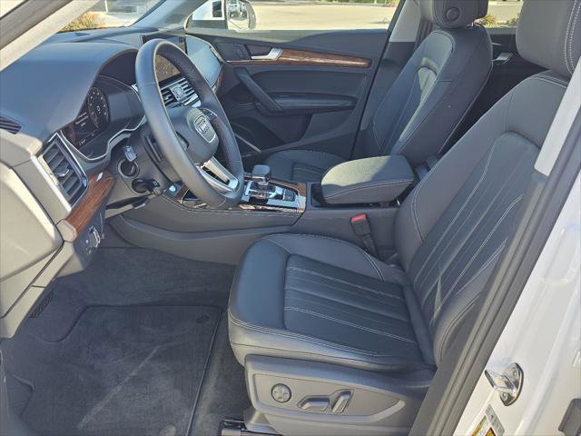 Used 2023 Audi Q5 2.0T Premium Plus w/ Premium Plus Package AWD/4WD image 2