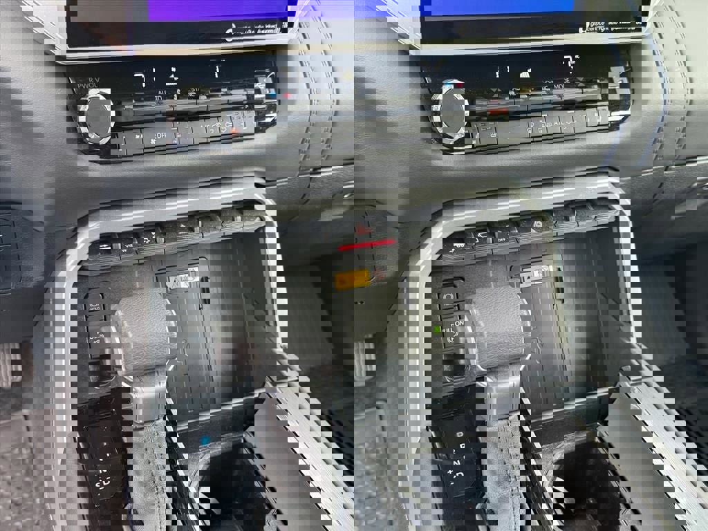 Used 2024 Toyota Tundra Platinum image 21