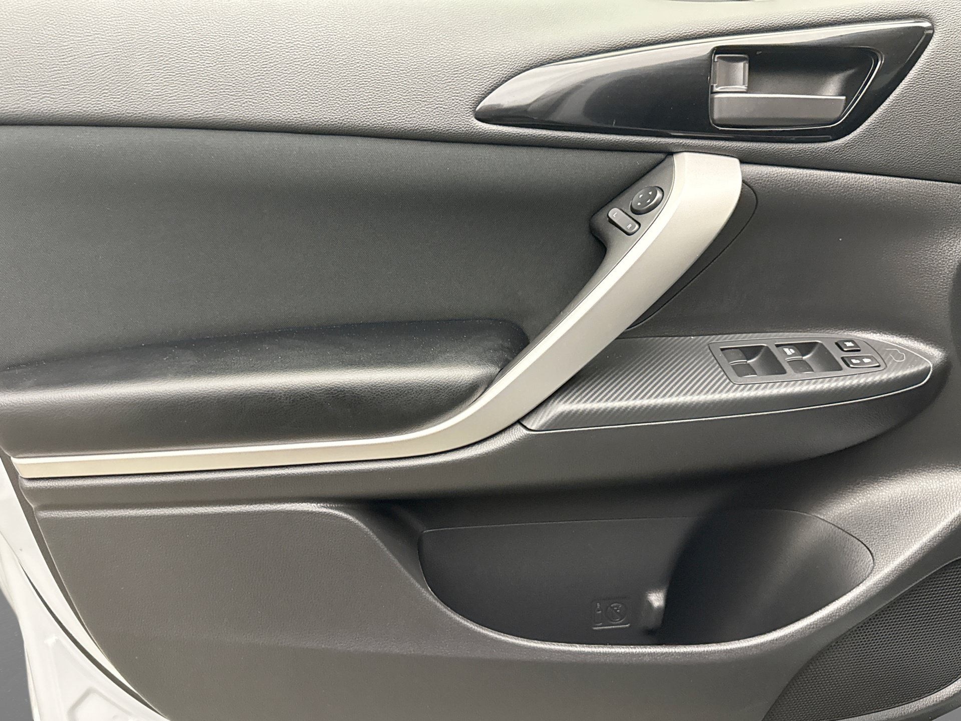 Used 2024 Mitsubishi Eclipse Cross Ralliart AWD/4WD image 9