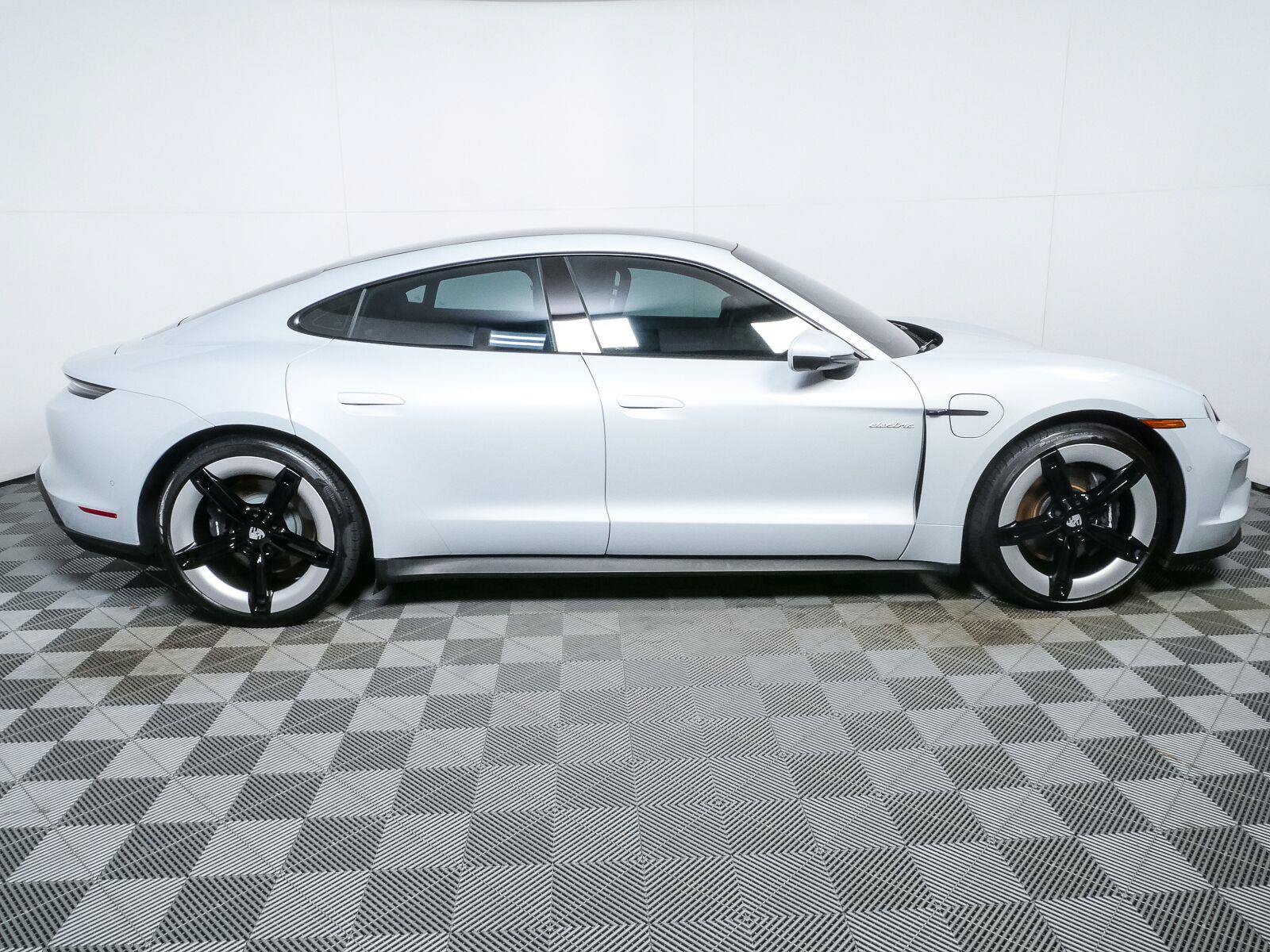 Certified 2025 Porsche Taycan AWD/4WD image 28